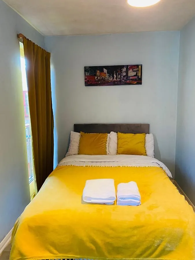 Cozy Private Room For Single Use London Homestay